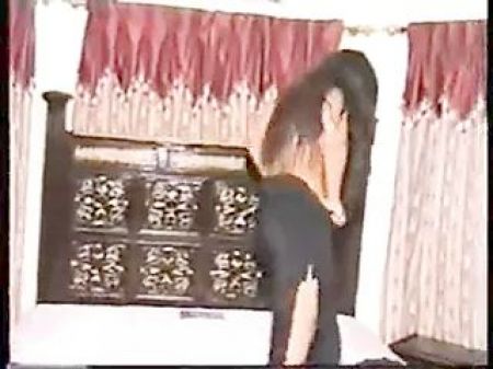 Pakistani Unclothed Mujra