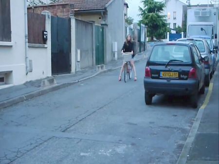 Lizzie Brochere Nue Dans Do Me Enjoy (2009)