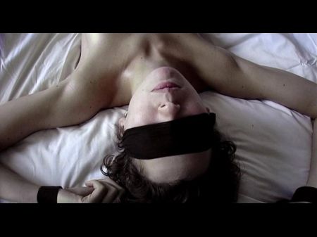 Nine Songs (2004)