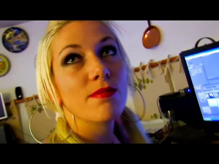 Audience – White Female With Inborn Titties Screws And Gives A Blowjob