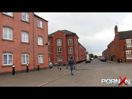 Hottie Paige Turnah Pissing Outdoors