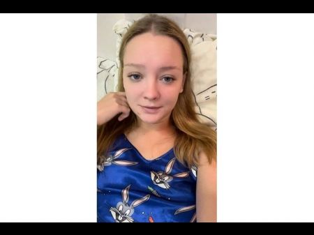 Cutie Teenage Rubs Her Pink Cooch