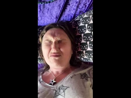 Be A Great Dude And Help Mum Cum !