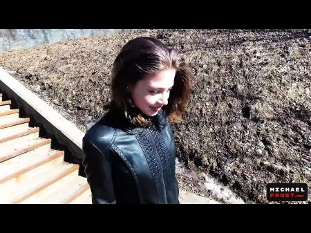 Very Risky Teenager Games Suck Off In A Audience Place And Flashing Tits