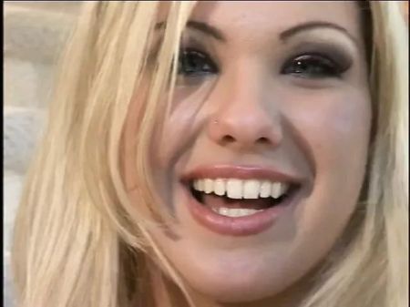 2 Ultra-kinky Nubile Mates Give Head On One Pipe
