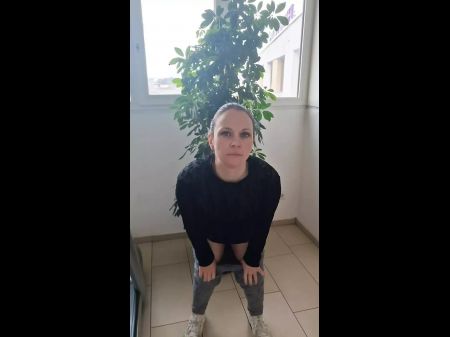 German Plump Housewife Saskialove Makes It Herself In Front Of A Stranger In The Gym And Demonstrates Her Humid Puss .
