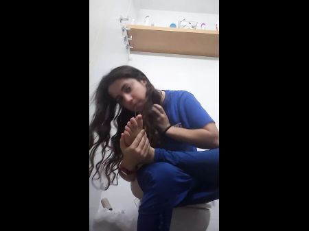 Shaggy Finger-tickling