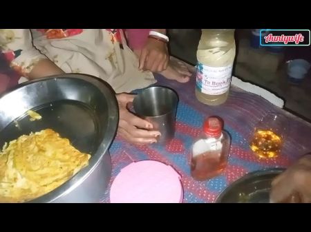 Mousumi Aunty Ke Sath Quarter Dekar Party Ke Nashe Mein Khoob Chudai Hua