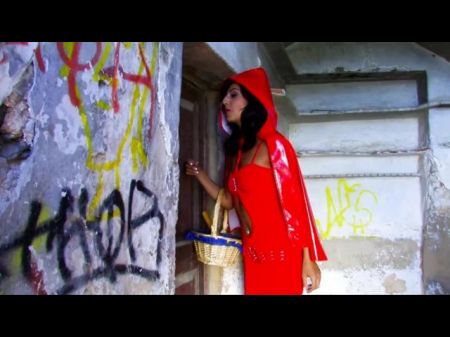 Red Hood Female Gets Rough Porking